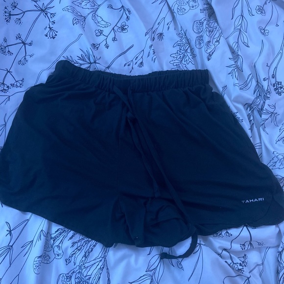 Tarhi Shorts - Picture 1 of 2